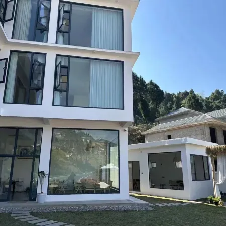 Listen to Lake HOUSE