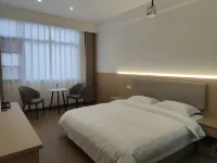 Xinyang Yuelai Inn Hotels in Nanhu Lake Senic Spot /Xinyang Normal University