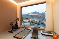 Mountain Whisper · Cloud Retreat