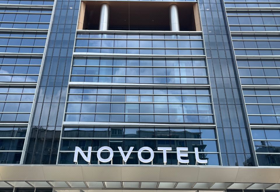 4. NOVOTEL ..