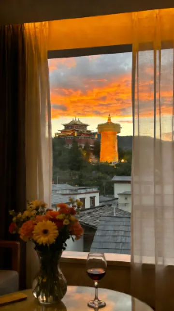 CRUE庫裏藍 | 嶼川典藏·供氧觀景酒店（香格里拉獨克宗古城店）