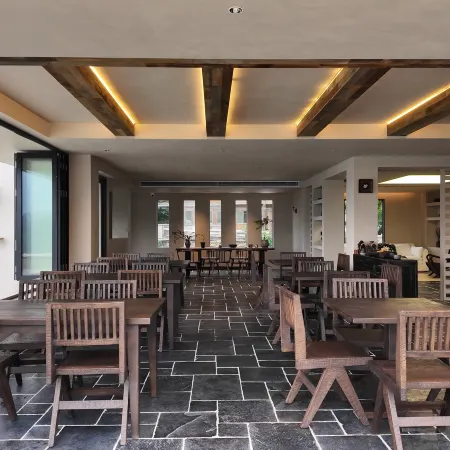 Yizhai (Longji Terraces View Inn)