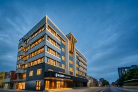 Palace Hotel (Beijing Changping Subway Station Government Street)