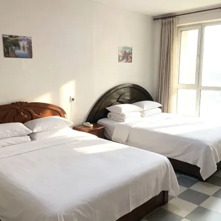 Dandong Jiaxuan Guest House