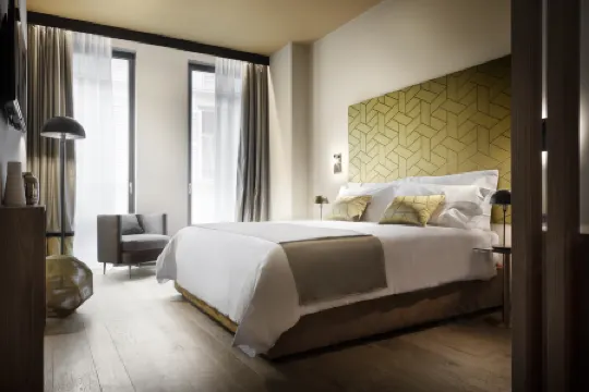 斯佩羅納裏套房酒店