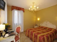 Hotel Il Mercante di Venezia Hotels near A Plus A Gallery