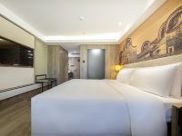 广州天河体育中心亚朵酒店 - 几木大床房
