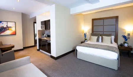 Wellington Hotel by Blue Orchid