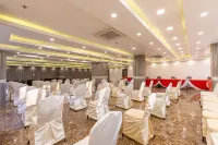 Hotel Maxx Hotels near Gayatri Mandir