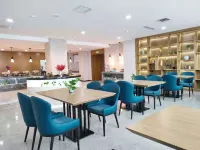 Baiya Hotel (Korla Tarim Oil Field Project Company Branch)