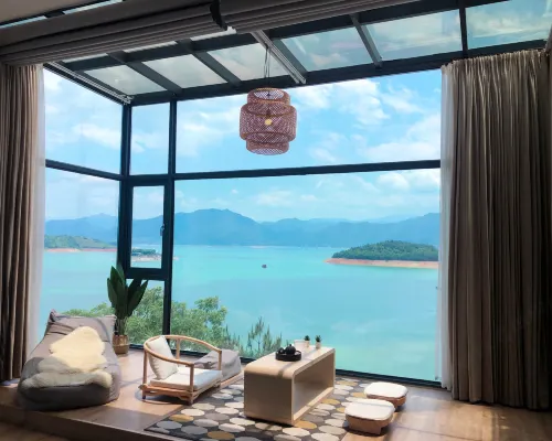 Zixing Xiyan · Hidden Lake and Pines Homestay (Dongjiang Lake Bailang Scenic Area) Hotel a Zixing