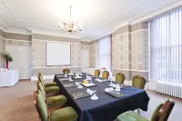Stirling Highland Hotel- Part of the Cairn Collection Hotels in Bridge of Allan