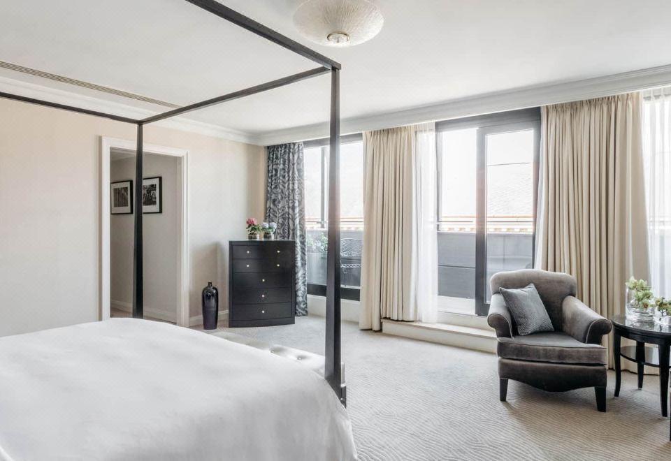 1. 포시즌스 호텔 ..