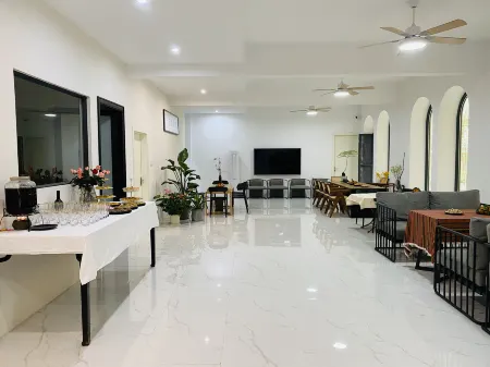 Tianli Yunwai Homestay (Guangzhou Baiyun College West Campus Branch) Отели рядом с достопримечательностью «GuangDongSheng GuangZhouShi JiangGao ShangYe BuXingJie»