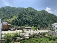 Lishui Dongpo Homestay Отели в г. Чжашуй