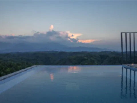 Zizai Pingjiang Wild Luxury Resort Hotéis em Pingjiang