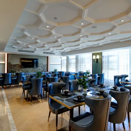 Vienna International Hotel Qionghai Wetland Haihe Hotel