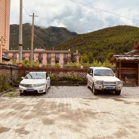 Lugu Lake Scenic Area Shuitian Yishe Loft Lakeview Vacation Apartment