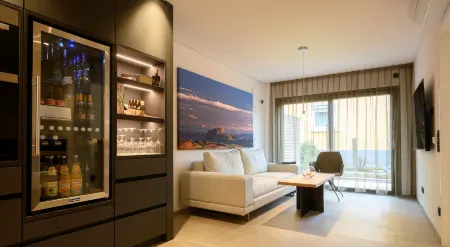 Primera Apartments & Boardinghouse