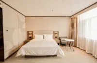 HanTing Hotel (Chifeng Expressway North Toll Station)