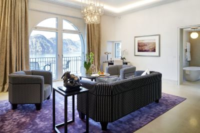 Suite with Lake View