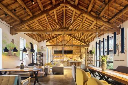 Yueqi·Wutongyu B&B Отели рядом со станцией Langzhong Railway Station