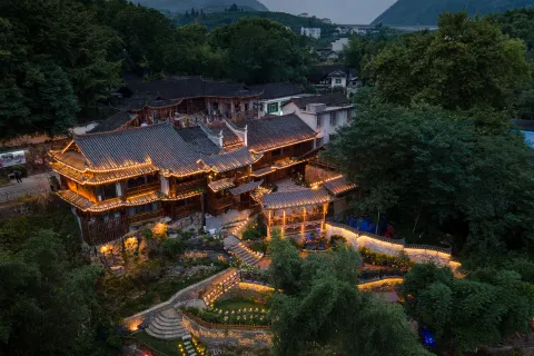 Tusi Xuanfu (Furong Town Waterfall Store)
