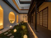 喜坡.SIMPLE精品湯池民宿（東坡水街店） 鄰近岷東生活廣場的酒店