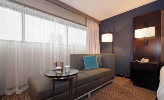 DoubleTree by Hilton Hotel Newark Airport