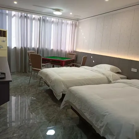 Wanzai Huadu Business Hotel