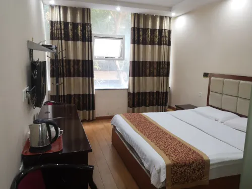 Wushan Longhong Hotel - Inns