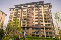 Dongman Hot Spring Holiday Apartment (Emeishan High-speed Railway Station)