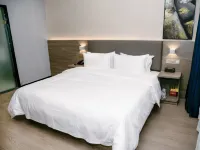 7 Days Premium Hotel (Fangcheng Renmin Road) - parking