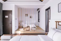 Yansheng Jingyue Designer Hot Spring B & B