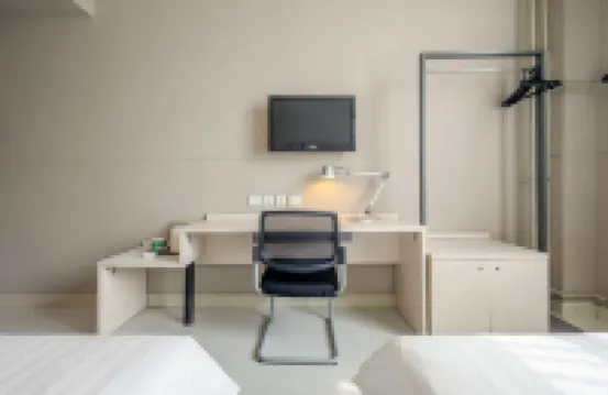 Jin Inn (Yantai Fisherman's Wharf Beach Store) Hotels near Yantai Haichang Whale Shark Ocean Park