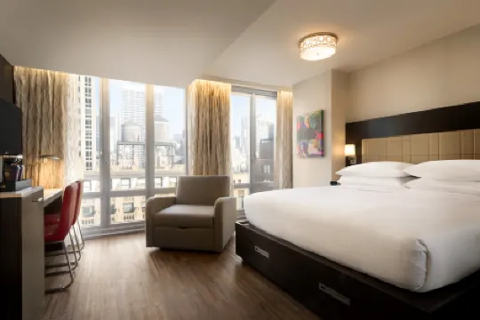 Embassy Suites by Hilton New York Manhattan Times Square Отели рядом с достопримечательностью «Рокфеллеровский центр»