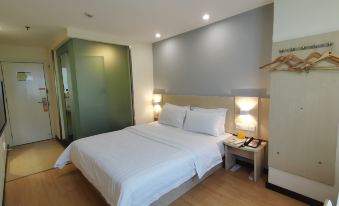 7 Days Hotel (Guiyang Qianlingshan Yan'an West Road Subway Station) - Housity