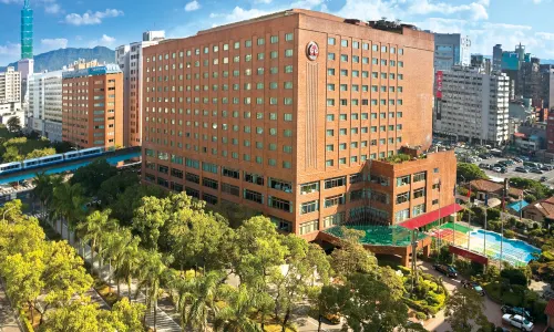 Howard Plaza Hotel