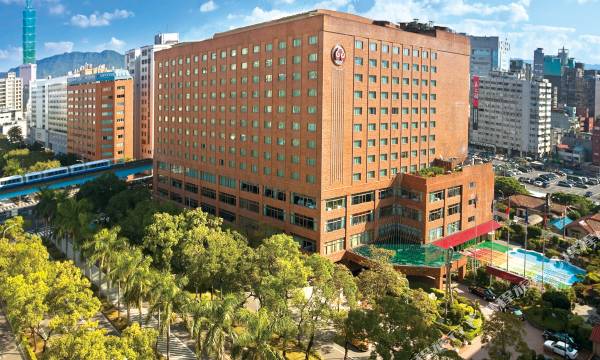 Howard Plaza Hotel