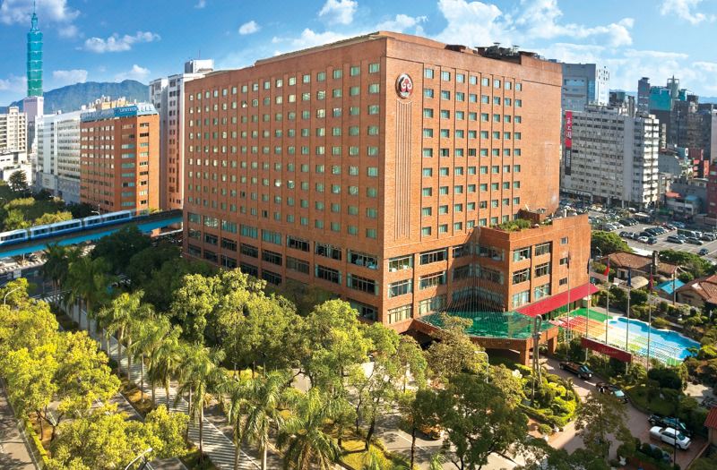 Howard Plaza Hotel