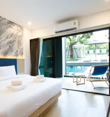 ห้องลักซ์ชัวรีพรีเมียร์ทางเข้าสระว่ายน้ำ