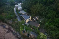 TongluHualu Boutique Residence Hotels in Lutz Resort