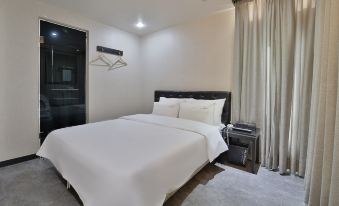 Platinum Hotel