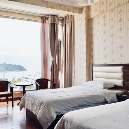 Fuxian Lake Yichen Resort Hotel (Sunshine Coast)