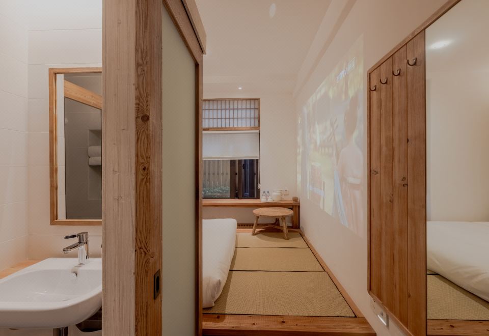 1. 한탕 인 호스텔..