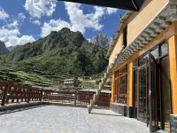 Black Yak Hotel - pemandangan pegunungan