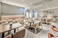 Borrman Hotel (Maoming High-Speed Railway Station Aiqinhai Shopping Park)