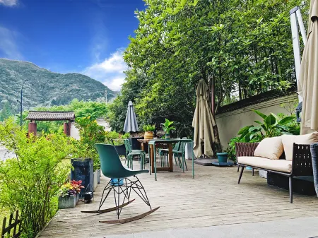 Encounter Boutique Hostel Отели рядом с достопримечательностью «Shangougou Scenic Resort»