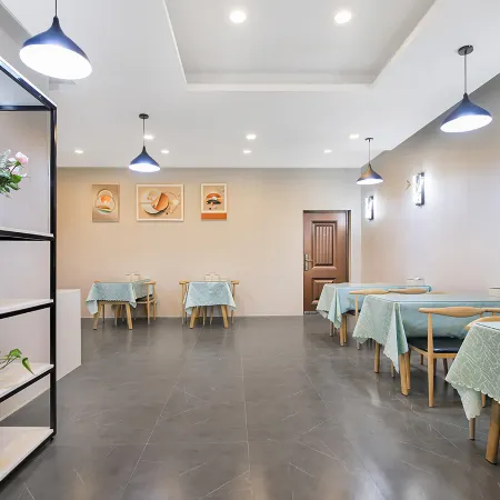 Yahou Light Luxury Hotel