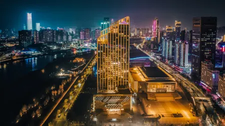 Crowne Plaza Lanzhou Отели рядом с достопримечательностью «Lanzhou University of Arts and Science»